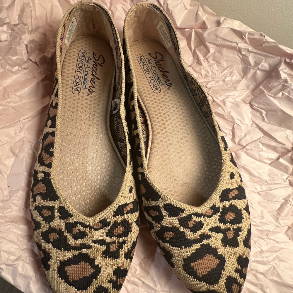 Skechers Cleo Claw Leopard Print Ballet Flat Women Slip On Size 10 US